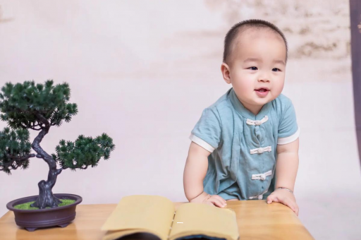 贺州孕妇显怀是几个月